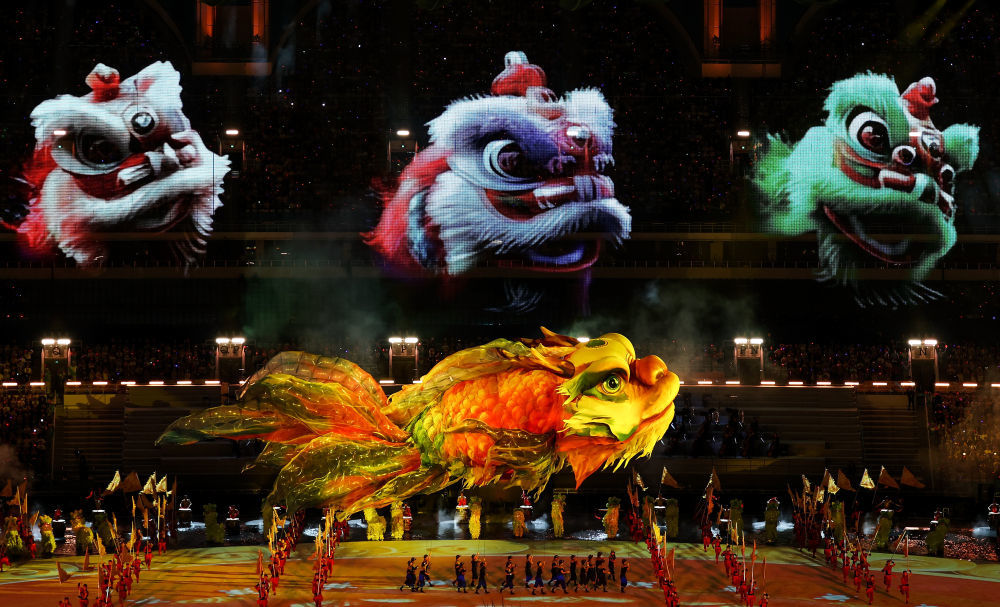 这是11月9日拍摄的开幕式现场表演。新华社记者 卢汉欣 摄