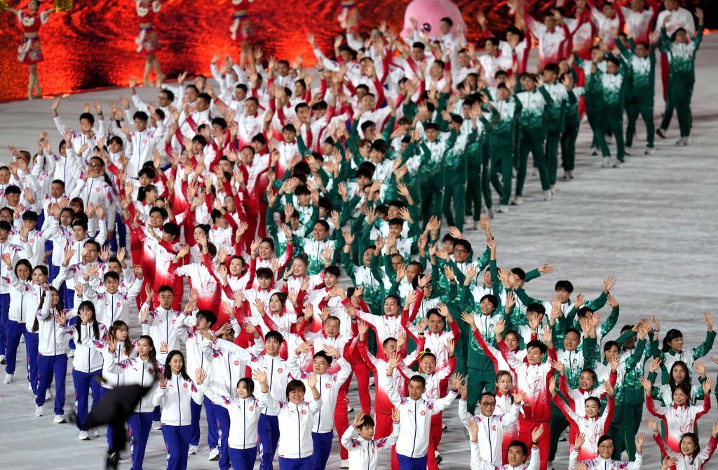 11月9日，广东省体育代表团、香港特别行政区体育代表团和澳门特别行政区体育代表团在入场仪式上共同入场。