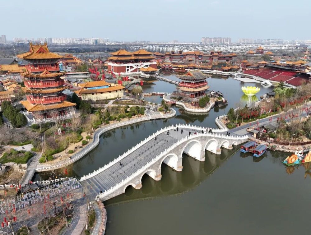 这是开封清明上河园景区（无人机照片）。新华社记者 李嘉南 摄