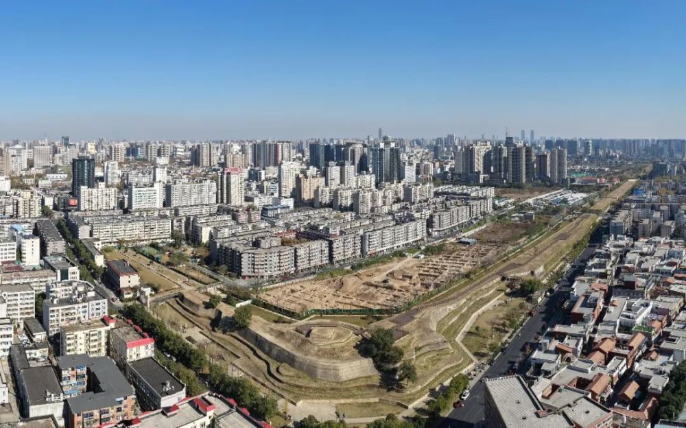 这是郑州商城遗址一隅（无人机照片）。新华社记者 李嘉南 摄