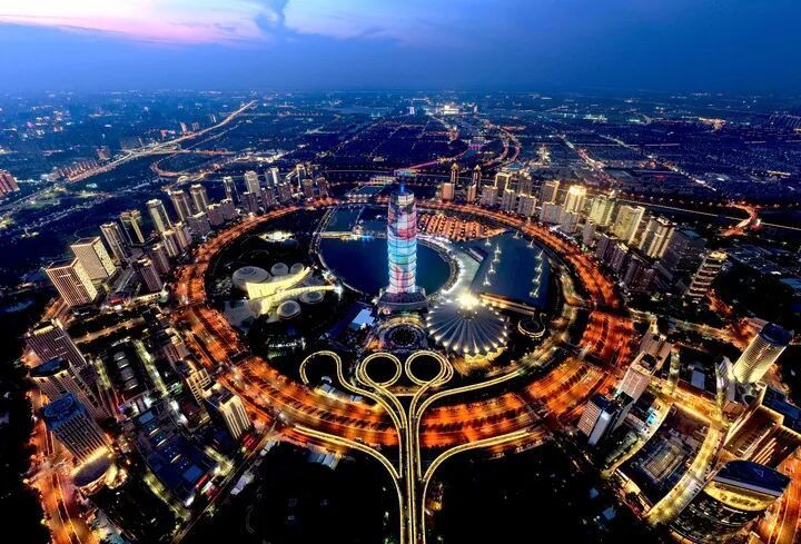 这是郑州市中央商务区（无人机照片）。新华社记者 李嘉南 摄