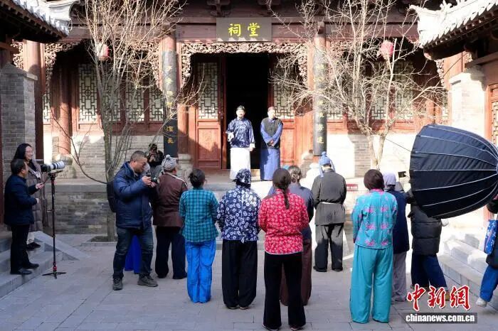 登封市袁桥村微短剧拍摄现场。 李超庆 摄