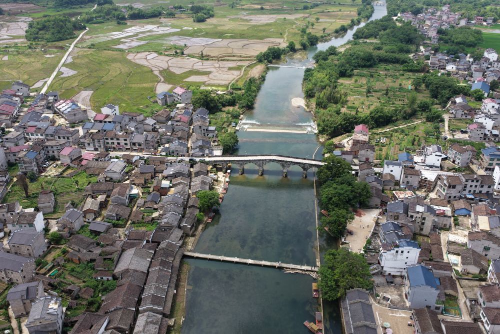 2026年5月28日拍摄的景德镇市浮梁县瑶里镇东埠村，这里曾经是启运高岭土的码头和集散地（无人机照片）。新华社记者 周密 摄