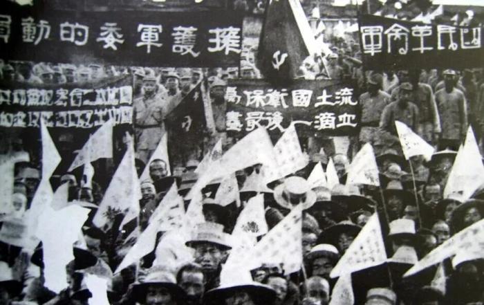 红军改编为八路军后，举行抗日誓师大会。(资料图)
