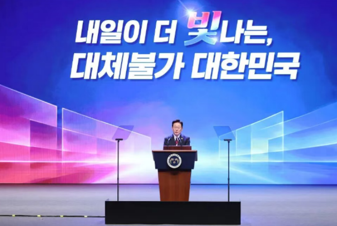 8月15日，韩国总统李在明在光复节81周年纪念仪式上发表致辞。