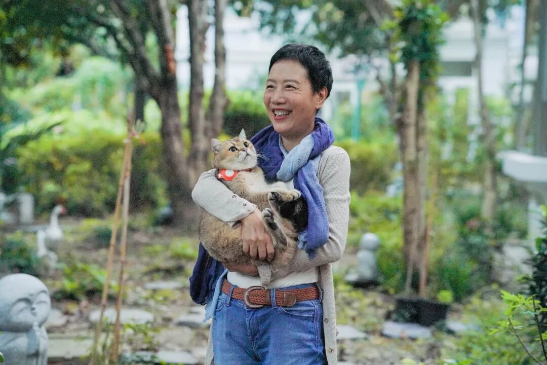 叶檀抱着猫