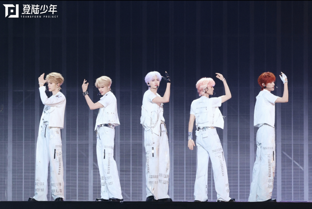 TOP登陆少年/图源：登陆少年组合